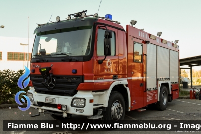 Mercedes-Benz Actros 1832 II serie
Vigili del Fuoco
Comando Provinciale di Bologna
AutoPompaSerbatoio bimodale (strada-rotaia) allestimento Bai
Con nuove marcature ferroviarie
VF 24124
Parole chiave: Mercedes-Benz Actros_1832_IIserie VF24124 Santa_Barbara_2017