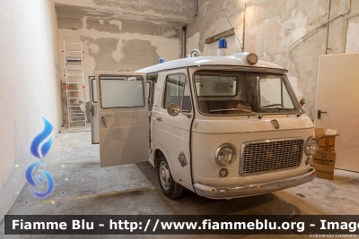 Fiat 238
Società Volontaria di Soccorso Livorno
*Restaurata*
Parole chiave: Fiat 238 Ambulanza