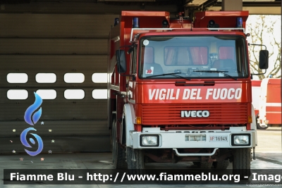 Iveco 330-26
Vigili del Fuoco
Comando Provinciale di Bologna
VF 16949
Parole chiave: Iveco 330-26 VF16949 Santa_Barbara_2017