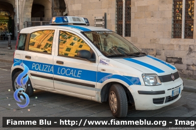 Fiat Nuova Panda I serie
Polizia Locale Genova 
Codice Automezzo: A18
Allestimento Ciabilli
POLIZIA LOCALE YA 323 AH
Parole chiave: Fiat Nuova_Panda_Iserie POLIZIALOCALEYA323AH