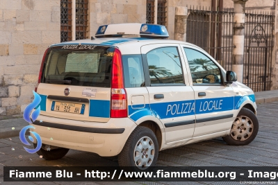 Fiat Nuova Panda I serie
Polizia Locale Genova 
Codice Automezzo: A18
Allestimento Ciabilli
POLIZIA LOCALE YA 323 AH
Parole chiave: Fiat Nuova_Panda_Iserie POLIZIALOCALEYA323AH