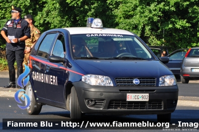 Fiat Punto III serie
Carabinieri
Polizia Militare presso l'Esercito
EI CG 902
Parole chiave: Fiat Punto_IIIserie EICG902 Festa_della_Repubblica_2011