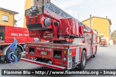 Iveco EuroCargo 160E32 IV serie Low Liner
Vigili del Fuoco 
Comando Provinciale di Lucca 
AutoScala articolata M32L-AS da 32 metri 
Allestimento Magirus 
VF 33126
Parole chiave: Iveco EuroCargo_160E32_IVserie_LowLiner VF33126