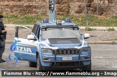 Jeep Grand Cherokee IV serie restyle
Polizia di Stato
Reparto Mobile
POLIZIA M4223
Parole chiave: Jeep Grand_Cherokee_IVserie_restyle POLIZIAM4223