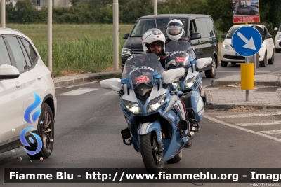 Yamaha FJR 1300 II serie
Polizia di Stato
Polizia Stradale
Allestimento Elevox
In scorta alla Mille Miglia 2022
Parole chiave: Yamaha FJR_1300_IIserie