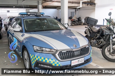 Skoda Octavia Wagon VI serie
Polizia di Stato
Polizia Autostradale
in servizio sulla rete Autostrade per l'Italia SPA
POLIZIA M7457
Parole chiave: Skoda Octavia_Wagon_VIserie POLIZIAM7457