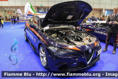 Alfa-Romeo Nuova Giulia Quadrifoglio
Carabinieri
Nucleo Operativo e Radiomobile
CC DK 555
Parole chiave: Alfa-Romeo Nuova_Giulia_Quadrifoglio CCDK555 MotorShow2017