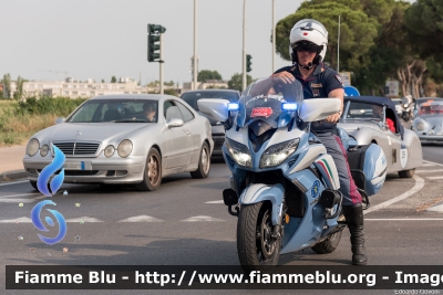 Yamaha FJR 1300 II serie
Polizia di Stato
Polizia Stradale
Allestimento Elevox
In scorta alla Mille Miglia 2022
Parole chiave: Yamaha FJR_1300_IIserie