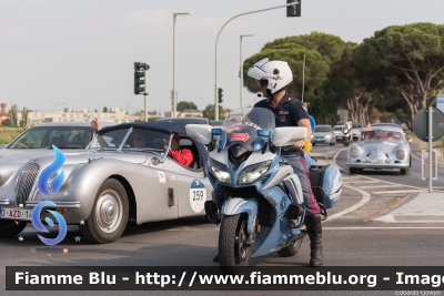 Yamaha FJR 1300 II serie
Polizia di Stato
Polizia Stradale
Allestimento Elevox
In scorta alla Mille Miglia 2022
Parole chiave: Yamaha FJR_1300_IIserie