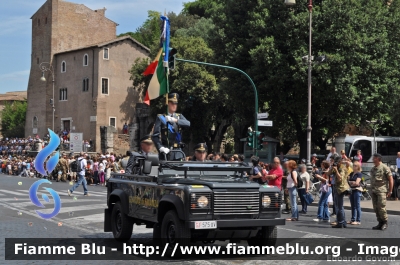 Land Rover Defender 90
Guardia di Finanza
Nella nuova livrea del corpo
GdiF 575 AV
Parole chiave: Festa_della_Repubblica_2011