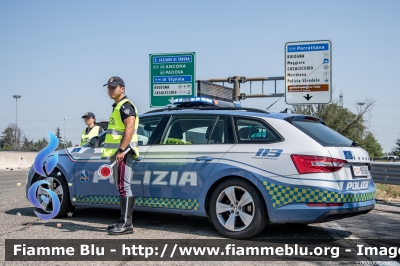 Skoda Superb Wagon III serie restyle
Polizia di Stato
Polizia Autostradale
in servizio sulla rete Autostrade per l'Italia
Allestimento Focaccia
POLIZIA M6060
Parole chiave: Skoda Superb_Wagon_IIIserie_restyle POLIZIAM6060