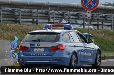 Bmw 320 F31 Touring
Polizia di Stato
Polizia Stradale in servizio sulla rete autostradale di Autostrade per l'Italia
Autovettura allestita Marazzi
Decorazione Grafica Artlantis
POLIZIA H8931
Parole chiave: Bmw 320_F31_Touring POLIZIAH8931