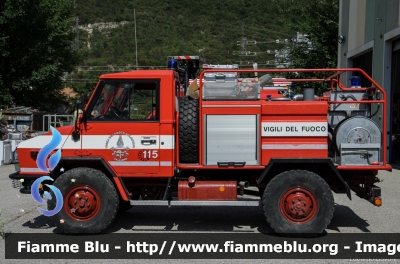 Iveco VM90
Vigili del Fuoco
Unione Distrettuale della Vallagarina
Corpo Volontario di Calliano (TN)
VF D85 TN
Parole chiave: Iveco VM90 VFD85TN