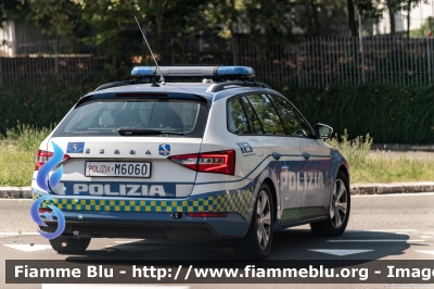 Skoda Superb Wagon III serie restyle
Polizia di Stato
Polizia Autostradale
in servizio sulla rete Autostrade per l'Italia
Allestimento Focaccia
POLIZIA M6060
Parole chiave: Skoda Superb_Wagon_IIIserie_restyle POLIZIAM6060