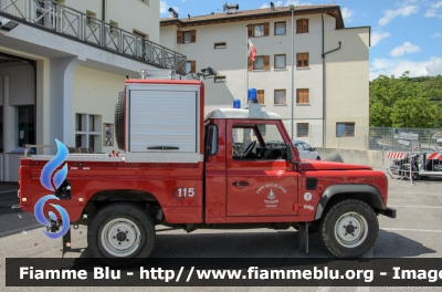 Land Rover Defender 110
Vigili del Fuoco
Unione Distrettuale di Trento
Corpo Volontario di Sopramonte (TN)
VF 0D1 TN
Parole chiave: Land-Rover Defender_110 VF0D1TN