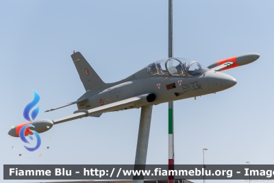 Aermacchi MB-339A
Aeronautica Militare Italiana
61° Stormo
MM 54489
61-33

*Esposto come monumento a Galatina*
Parole chiave: Aermacchi MB-339A