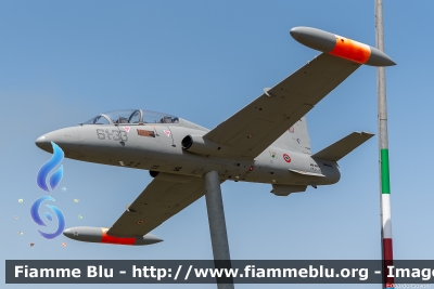 Aermacchi MB-339A
Aeronautica Militare Italiana
61° Stormo
MM 54489
61-33

*Esposto come monumento a Galatina*
Parole chiave: Aermacchi MB-339A