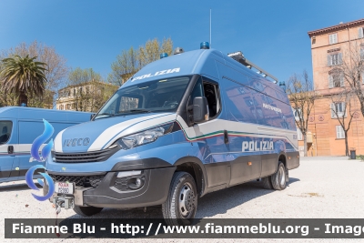 Iveco Daily VI serie
Polizia di Stato
Unità Artificieri
POLIZIA M2990
Parole chiave: Iveco Daily_VIserie POLIZIAM2990