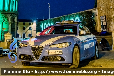 Alfa-Romeo Nuova Giulia
Polizia di Stato
Squadra Volante
Allestimento FCA
POLIZIA M7668
Parole chiave: Alfa-Romeo Nuova_Giulia POLIZIAM7668