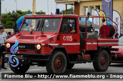 Iveco VM90 
Vigili del Fuoco
Comando Provinciale di Lucca
Distaccamento di Viareggio (LU)
VF 18097 
Parole chiave: Iveco VM90 VF18097