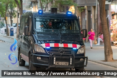 Mercedes-Benz Sprinter III serie
España - Spagna
Mossos d'Esquadra
Brigada Mòbil
CME 0139
Parole chiave: Mercedes-Benz Sprinter_IIIserie CME0139