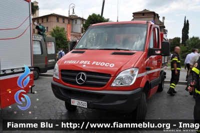 Mercedes-Benz Sprinter 4x4 III serie
Vigili del Fuoco
Comando Provinciale di Roma
Nucleo NBCR
Allestimento Baggio & De Sordi
Esemplare unico
VF 26340
Parole chiave: Mercedes-Benz Sprinter_4X4_IIIserie VF26340 Festa_della_Repubblica_2011