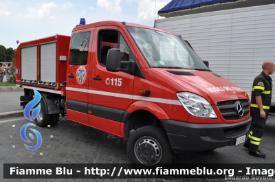 Mercedes-Benz Sprinter 4x4 III serie
Vigili del Fuoco
Comando Provinciale di Roma
Nucleo NBCR
Allestimento Baggio & De Sordi
Esemplare unico
VF 26340
Parole chiave: Mercedes-Benz Sprinter_4X4_IIIserie VF26340 Festa_della_Repubblica_2011