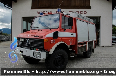 Mercedes-Benz Unimog U1250
Vigili del Fuoco
Unione Distrettuale di Fondo
Corpo Volontario di Romeno (TN)
Allestito Calabrese
VF D87 TN
Parole chiave: Mercedes-Benz Unimog_U1250 VFD87TN