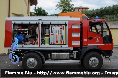 Bucher BU200 4X4
Vigili del Fuoco
Unione Distrettuale di Fondo
Corpo Volontario di Dambel (TN)
VF 5H7 TN
Parole chiave: Bucher BU200_4X4 VF5H7TN