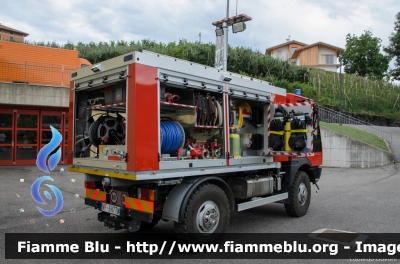 Bucher BU200 4X4
Vigili del Fuoco
Unione Distrettuale di Fondo
Corpo Volontario di Dambel (TN)
VF 5H7 TN
Parole chiave: Bucher BU200_4X4 VF5H7TN