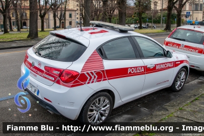 Alfa-Romeo Nuova Giulietta Restyle
Polizia Municipale Cascina (PI)
Codice Automezzo: 41
POLIZIA LOCALE YA 171 AP
Parole chiave: Alfa-Romeo Nuova_Giulietta_Restyle POLIZIALOCALEYA171AP