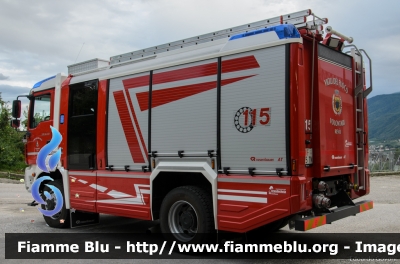 Man TGM 18.340 4x4 II serie
Vigili del Fuoco
Unione Distrettuale di Fondo
Corpo Volontario di Revò (TN)
Allestimento Rosenbauer
VF 7E5 TN
Parole chiave: Man TGM_18.340_4x4_IIserie VF7E5TN