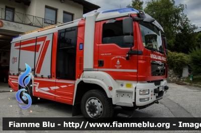 Man TGM 18.340 4x4 II serie
Vigili del Fuoco
Unione Distrettuale di Fondo
Corpo Volontario di Revò (TN)
Allestimento Rosenbauer
VF 7E5 TN
Parole chiave: Man TGM_18.340_4x4_IIserie VF7E5TN