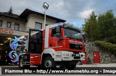 Man TGM 18.340 4x4 II serie
Vigili del Fuoco
Unione Distrettuale di Fondo
Corpo Volontario di Revò (TN)
Allestimento Rosenbauer
VF 7E5 TN
Parole chiave: Man TGM_18.340_4x4_IIserie VF7E5TN