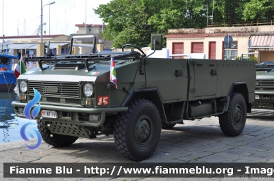 Iveco VM90
Marina Militare
Con le insegne del presidente della Repubblica
MM AT 799
Parole chiave: Iveco VM90 MMAT799 Festa_della_Marina_2011