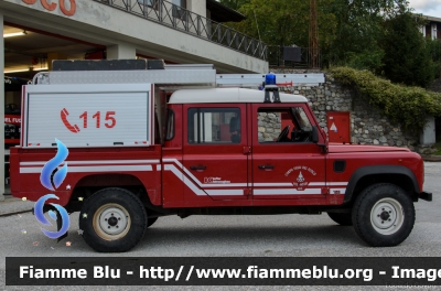 Land-Rover Defender 130
Vigili del Fuoco
Unione Distrettuale di Fondo
Corpo Volontario di Revò (TN)
Allestimento  Kofler Fahrzeugbau
VF G93 TN
Parole chiave: Land-Rover Defender_130 VFG93TN