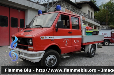 Iveco Daily 4X4 I serie
Vigili del Fuoco
Unione Distrettuale di Fondo
Corpo Volontario di Revò (TN)
Allestimento  Kofler Fahrzeugbau
VF A90 TN
Parole chiave: Iveco Daily_4X4_Iserie VFA90TN