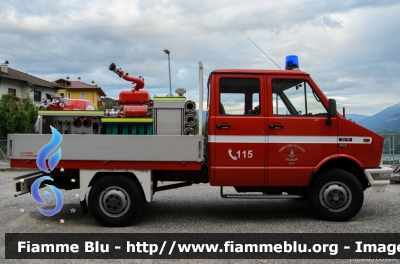 Iveco Daily 4X4 I serie
Vigili del Fuoco
Unione Distrettuale di Fondo
Corpo Volontario di Revò (TN)
Allestimento  Kofler Fahrzeugbau
VF A90 TN
Parole chiave: Iveco Daily_4X4_Iserie VFA90TN