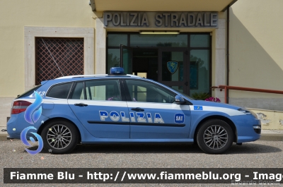 Renault Laguna Sportour III serie restyle
Polizia di Stato
Polizia Stradale in servizio sulla Autostrada A12 Livorno - Cecina
Società SAT
POLIZIA H5850
si ringrazia per gentilissima collaborazione la Sottosezione Autostradale di Rosignano (LI)
Parole chiave: Renault Laguna_Sportour_IIIserie_restyle POLIZIAH5850