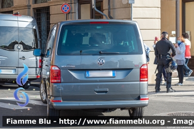 Volkswagen Transporter T6
Presidenza della Repubblica
Autovettura utilizzata nelle Scorte Presidenziali
Parole chiave: Volkswagen Transporter_T6