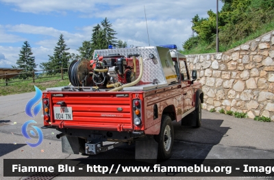 Land-Rover Defender 110
Vigili del Fuoco
Unione Distrettuale di Fondo
Corpo Volontario di Ruffrè Mendola (TN)
VF 0D4 TN
Parole chiave: Land-Rover Defender_110 VF0D4TN