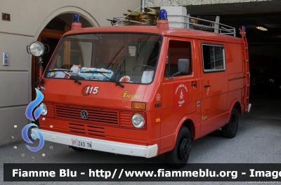 Volkswagen LT I serie
Vigili del Fuoco
Unione Distrettuale di Fondo
Corpo Volontario di Amblar (TN)
un tempo in forza al Corpo Vigili del Fuoco Volontari di San Valentino in Campo/Gummer comune di Cornedo all'Isarco/Karneid (BZ)
Allestito Ziegler
VF Z43 TN
Parole chiave: Volkswagen LT_Iserie VFZ43TN