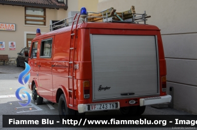 Volkswagen LT I serie
Vigili del Fuoco
Unione Distrettuale di Fondo
Corpo Volontario di Amblar (TN)
un tempo in forza al Corpo Vigili del Fuoco Volontari di San Valentino in Campo/Gummer comune di Cornedo all'Isarco/Karneid (BZ)
Allestito Ziegler
VF Z43 TN
Parole chiave: Volkswagen LT_Iserie VFZ43TN