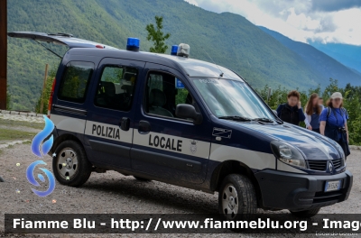 Renault Kangoo 4x4 I serie restyle
Corpo Intercomunale di Polizia Locale Anaunia 
Parole chiave: Renault Kangoo_4x4_Iserie_restyle