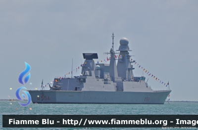 Nave D554 "Caio Duilio" 
Marina Militare Italiana 
Parole chiave: Nave D554 "Caio Duilio" Festa_Forze_Armate_2010