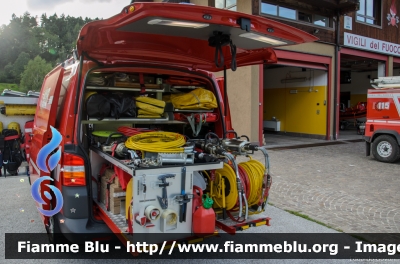 Volkswagen Transporter T5
Vigili del Fuoco
Distretto di Pergine Valsugana
Corpo Volontario di Baselga di Pinè (TN)
allestimento MobilTec-Fahrzeugbau
VF 6H8 TN
Parole chiave: Volkswagen Transporter_T5 VF6H8TN