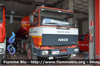 Iveco 330-35
Vigili del Fuoco
Comando Provinciale di Frosinone
VF 15880
Parole chiave: Iveco 330-35 VF15880