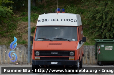 Iveco Daily I serie 
Vigili del Fuoco
Comando Provinciale di Frosinone
Nucleo Nucleare Batteriologico Chimico Radioattivo
VF 12764 
Parole chiave: Iveco Daily_Iserie VF12764