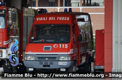 Renault B120
Vigili del Fuoco
Comando Provinciale di Frosinone
VF 19189
Parole chiave: Renault B120 VF19189