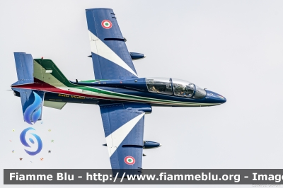 Aermacchi MB339PAN
Aeronautica Militare Italiana
313° Gruppo Addestramento Acrobatico
Stagione esibizioni 2024
Phase Out AMX
Parole chiave: Aermacchi MB339PAN